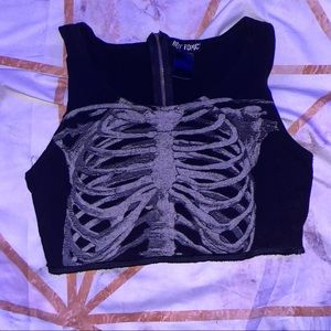 Brand: Hot topic Size: small Color: black graphic material: Cotten (zipper back)